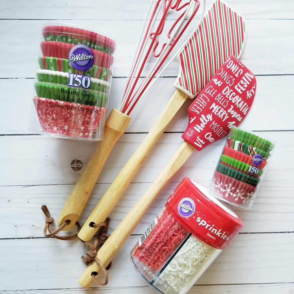 Wilton Holiday Cupcake Silicone Baking Gift Set